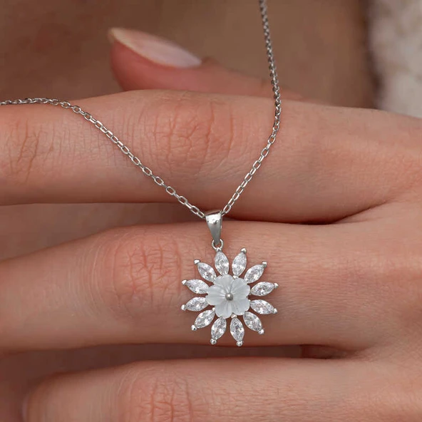 Gümüş Beyaz Manolya Çiçeği Kadın Kolye - Resim 2