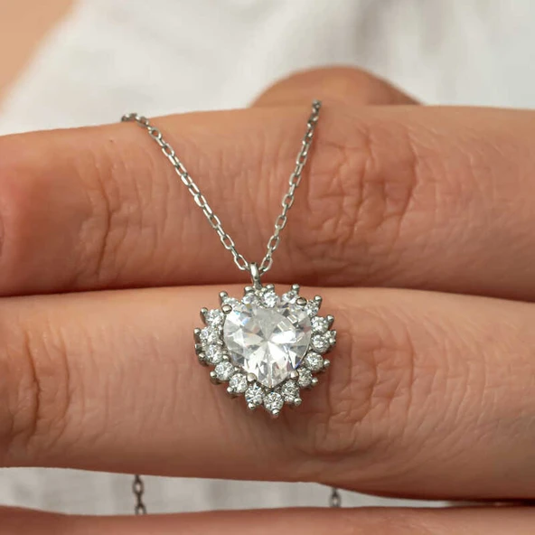 Gümüş Zirkon Taşlı Kalp Kadın Kolye ürün görseli 1