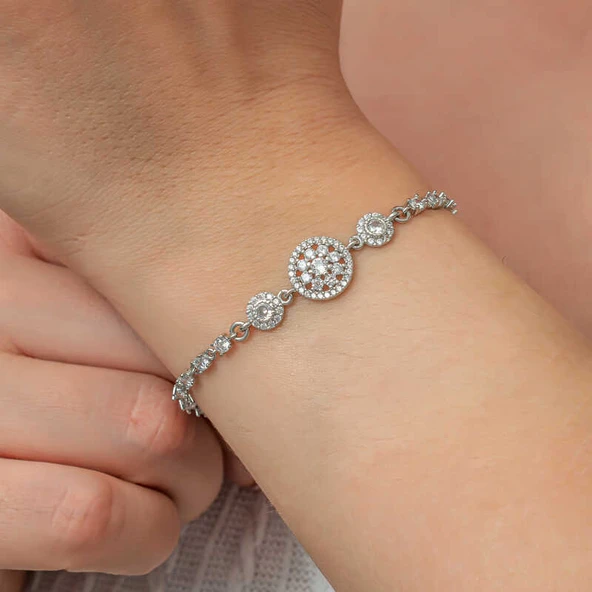 Gümüş Çember Beyaz Taşlı Su Yolu Kadın Bileklik - Resim 3