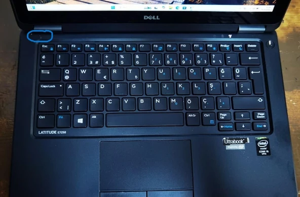Dell Latitude E7250 Intel i5-5300U 8 Ram 128 SSD DOKUNMATİK - UFAK ÇATLAK - Outlet - 2