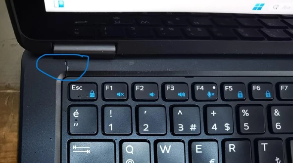 Dell Latitude E7250 Intel i5-5300U 8 Ram 128 SSD DOKUNMATİK - UFAK ÇATLAK - Outlet - 3