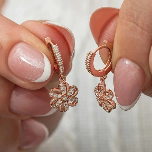 ​Gümüş Sallantılı Rose Çiçek Kadın Küpe - Resim 3