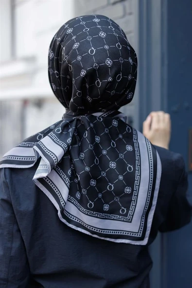 Q Serisi Eşarp Siyah