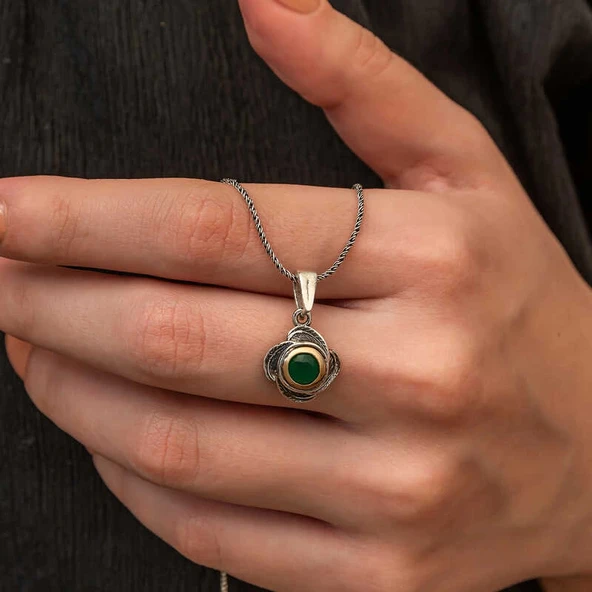 Gümüş Çiçek Desenli Otantik Kadın Kolye ürün görseli 1