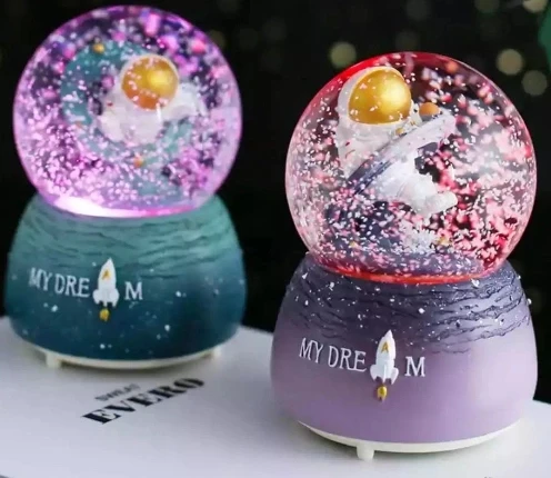 Astronot Kar Küresi Orta Boy ürün görseli 1