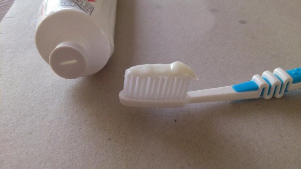 Güçlü Sihirli Diş Macunu Eski Plastik Aparat - 3