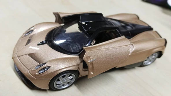 Oyuncak Metal Model Araba 1/36 Çek Bırak Gold Pagani Huayra ürün görseli