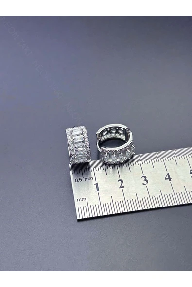 Zirkon Taşlı, Geniş Halka Model Paslanmaz Çelik Küpe 590 - 4