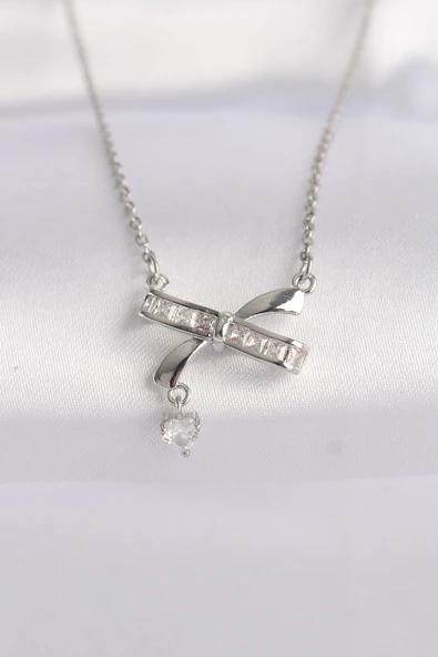 316L Çelik Zincir Gümüş Renk Zirkon Taşlı Kalp Detay Fiyonk Kolye - TJ-BKO8621 ürün görseli 1