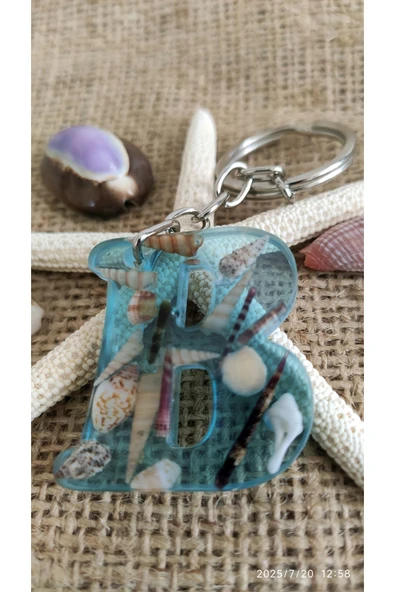 "B" HARFİ - Açık Mavi Deniz Epoksi Harf Anahtarlık – Gerçek Deniz Kabuğu, El Yapımı, Benzersiz ürün görseli