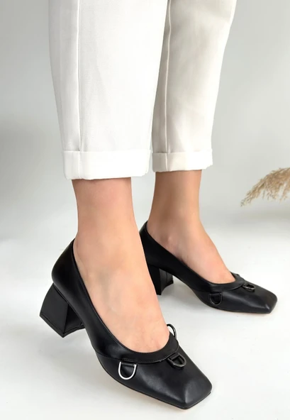 Cande Siyah Cilt Topuklu Ayakkabı ürün görseli 1