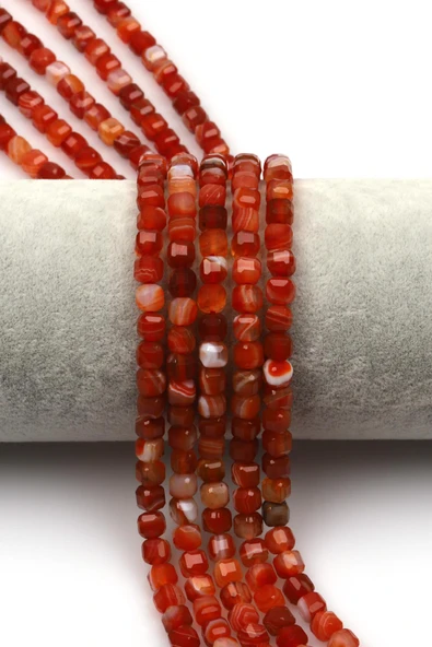 Turuncu Akik Doğal Taş Dizi 5 mm Küp Kesim ürün görseli