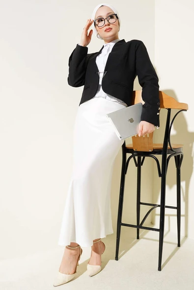 Zincirli Çengel İğneli Kısa Ceket Siyah - Resim 2