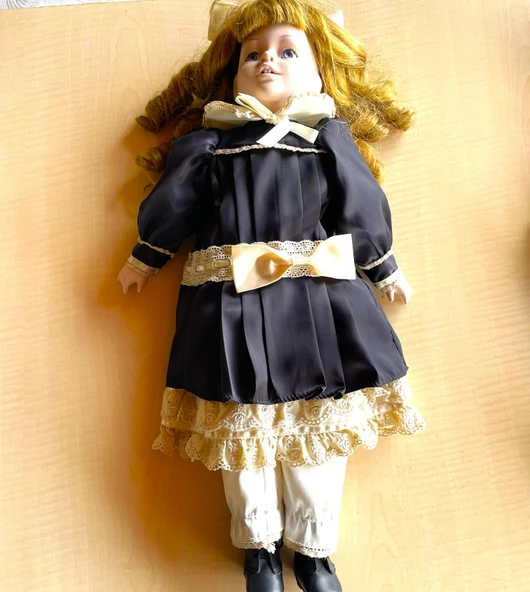 1987 YAPIM DAMGALI PORSELEN BEBEK OYUNCAK BEBEK