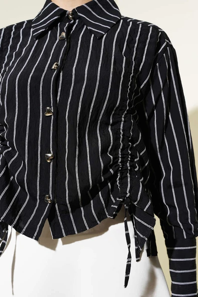 Kalp Düğmeli Önü Büzgülü Kısa Gömlek Siyah - Resim 4