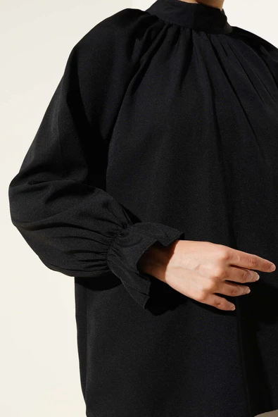 Bilek Lastikli Yaka Pileli Tunik Siyah - Resim 4