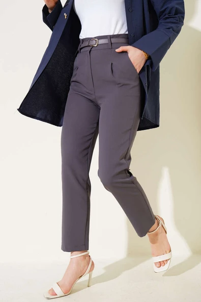 Kemerli Pileli Dar Paça Pantolon Füme ürün görseli 1