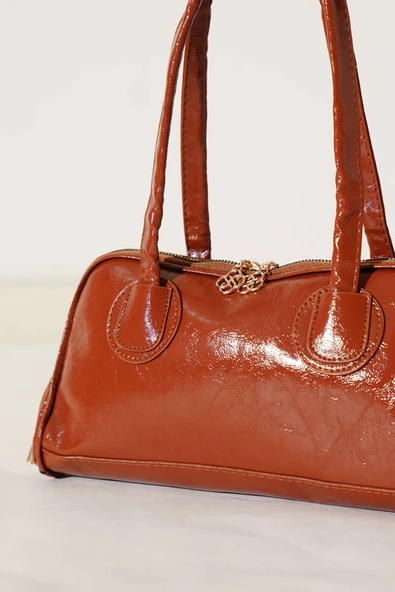 Fermuarlı Uzun Kulplu Rugan Çanta Taba - Resim 3