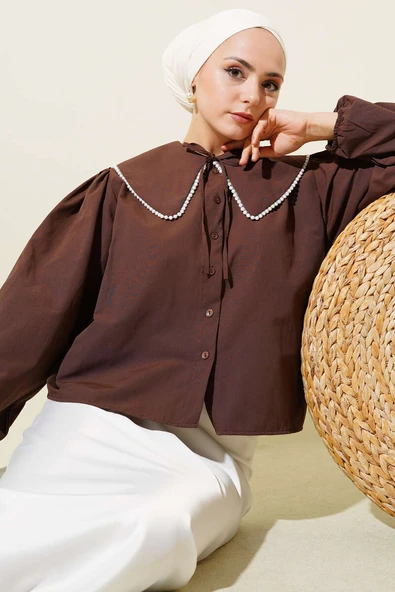 İnci Detaylı Denizci Yaka Kısa Gömlek Kahve ürün görseli 1