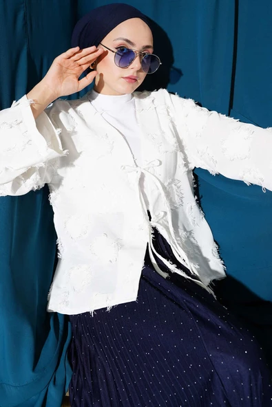Püsküllü Bağlamalı Kimono Beyaz ürün görseli 1