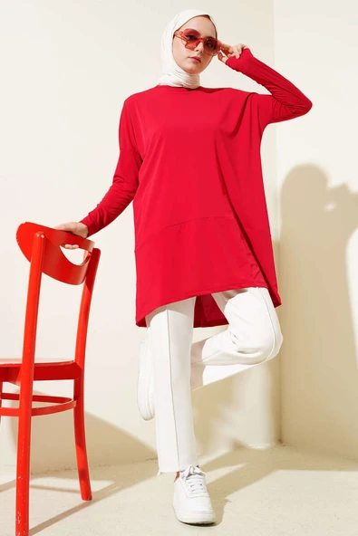 Asimetrik Arka Yırtmaçlı Tunik Kırmızı - Resim 2