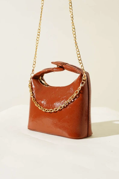 Çıtçıt Kulplu Zincir Askılı Rugan Çanta Taba ürün görseli 1