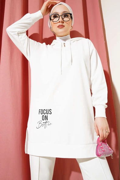 Kapüşonlu Yarım Fermuarlı Baskılı Tunik Beyaz ürün görseli