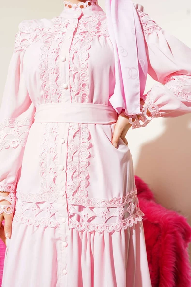 Güpürlü Boydan Düğmeli Elbise Pembe - Resim 4