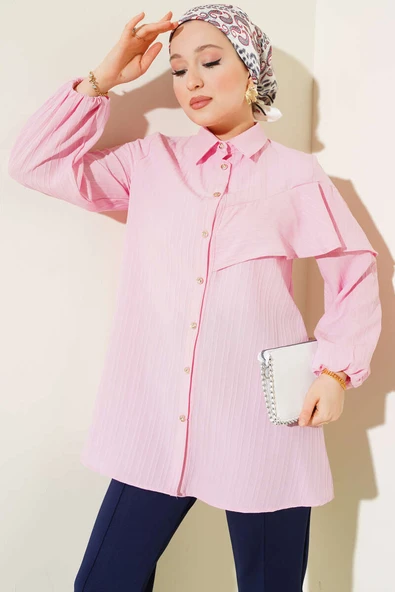 Asimetrik Fırfırlı Kabartma Çizgili Gömlek Pembe ürün görseli 1