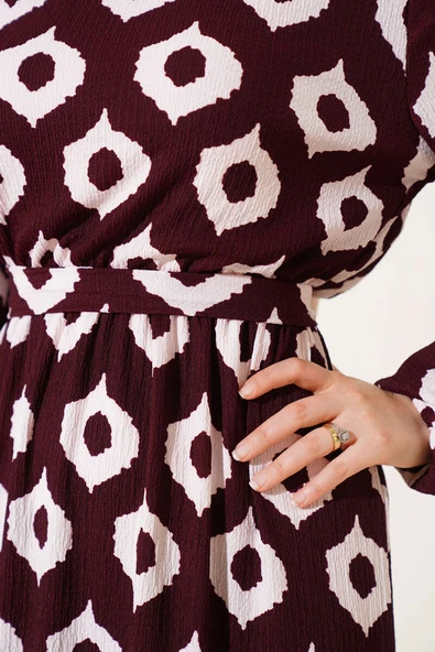 Halka Desen Kuşaklı Bürümcük Elbise Bordo - Resim 4