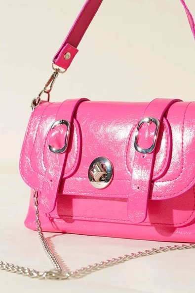 Çift Kemer Detaylı Rugan Çanta Fuşya - Resim 3