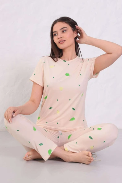 Desenli Bisiklet Yaka Pijama Takımı Bej ürün görseli