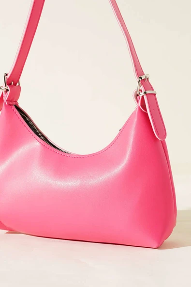 Kemer Askılı Baget Çanta Fusya - Resim 3