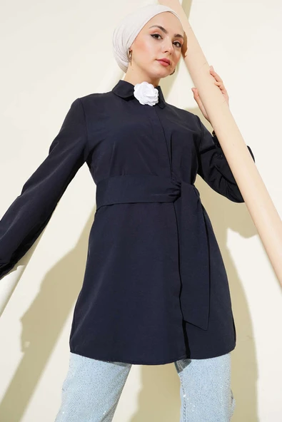 Gizli Düğmeli Kendinden Kuşaklı Gömlek Lacivert ürün görseli 1