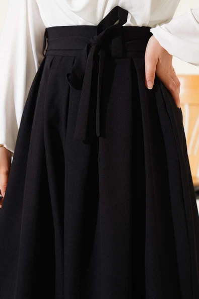 Pileli Kuşaklı Kloş Etek Siyah - Resim 4