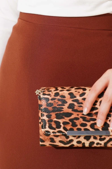 Kapalı Yırtmaçlı Kalem Etek Kahve - Resim 4