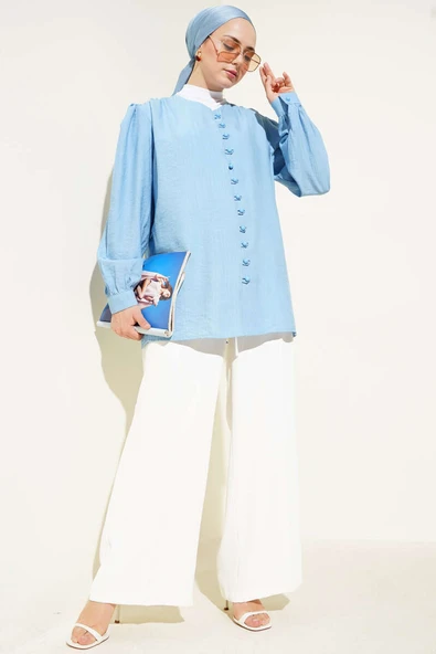 Brit Düğmeli V Yaka Gömlek Mavi - Resim 2