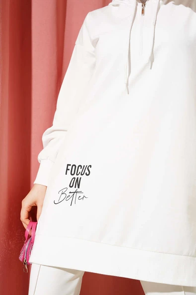 Kapüşonlu Yarım Fermuarlı Baskılı Tunik Beyaz - Resim 4