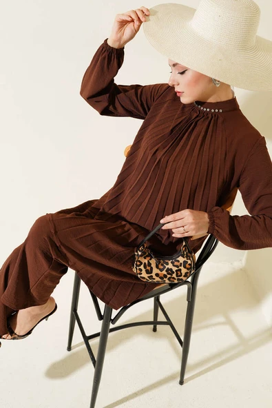 Yaka Taşlı Pileli Tunik İkili Takım Kahve ürün görseli 1