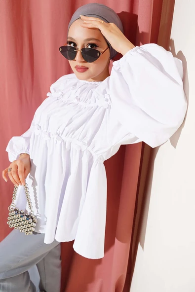 Çiçek Detaylı Kol Lastikli Bluz Beyaz ürün görseli 1