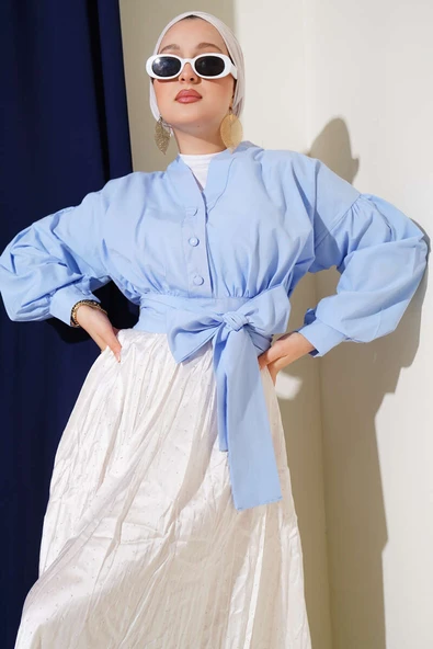 V Yaka Bağlamalı Kısa Gömlek Mavi ürün görseli 1