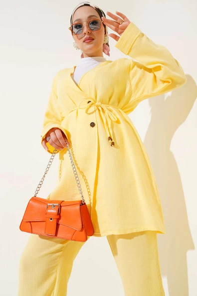 Düğmeli İp Kuşaklı Müslin İkili Takım Sarı - Resim 2