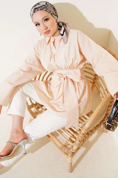 Kendinden Kuşaklı Önü Büzgülü Tunik Bej ürün görseli