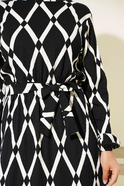 Asimetrik Desenli Kuşaklı Elbise Siyah - Resim 4