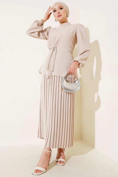 Yan Büzgülü Pileli Etekli İkili Takım Bej ürün görseli 1