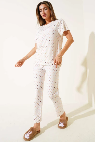 Desenli Bisiklet Yaka Pijama Takımı Ekru ürün görseli