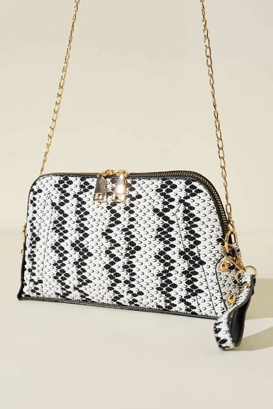 Fermuarlı Zincir Askılı Çanta Beyaz ürün görseli 1