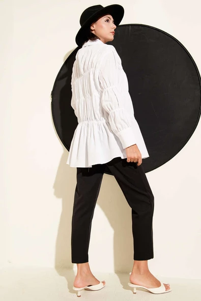 Yaka Büzgülü Gizli Düğmeli Gömlek Beyaz - Resim 3