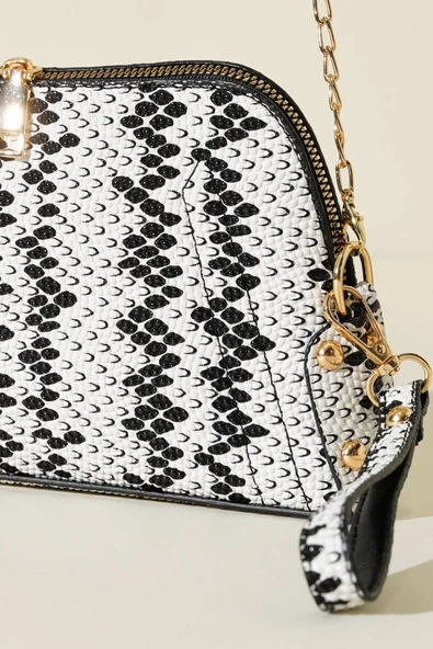 Fermuarlı Zincir Askılı Çanta Beyaz - Resim 3