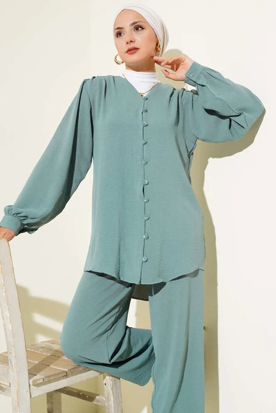 V Yaka Brit Düğmeli Ayrobin İkili Takım Çağla Yeşili - Resim 2